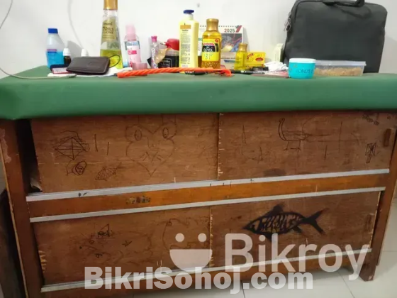 পুরাতন কাঠের মালামাল